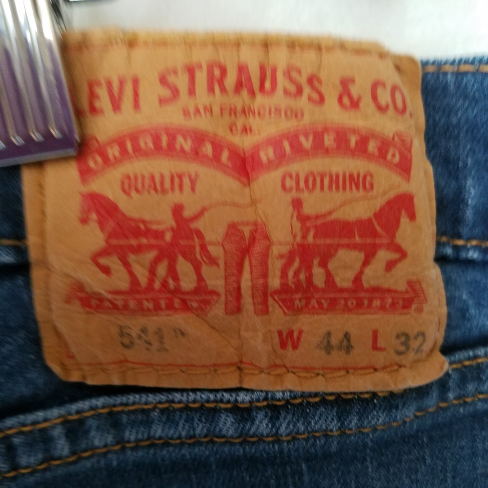 MENS LEVI STRAUSS & CO. 541 Jeans W44 x L32. Condi - Picture 6 of 8